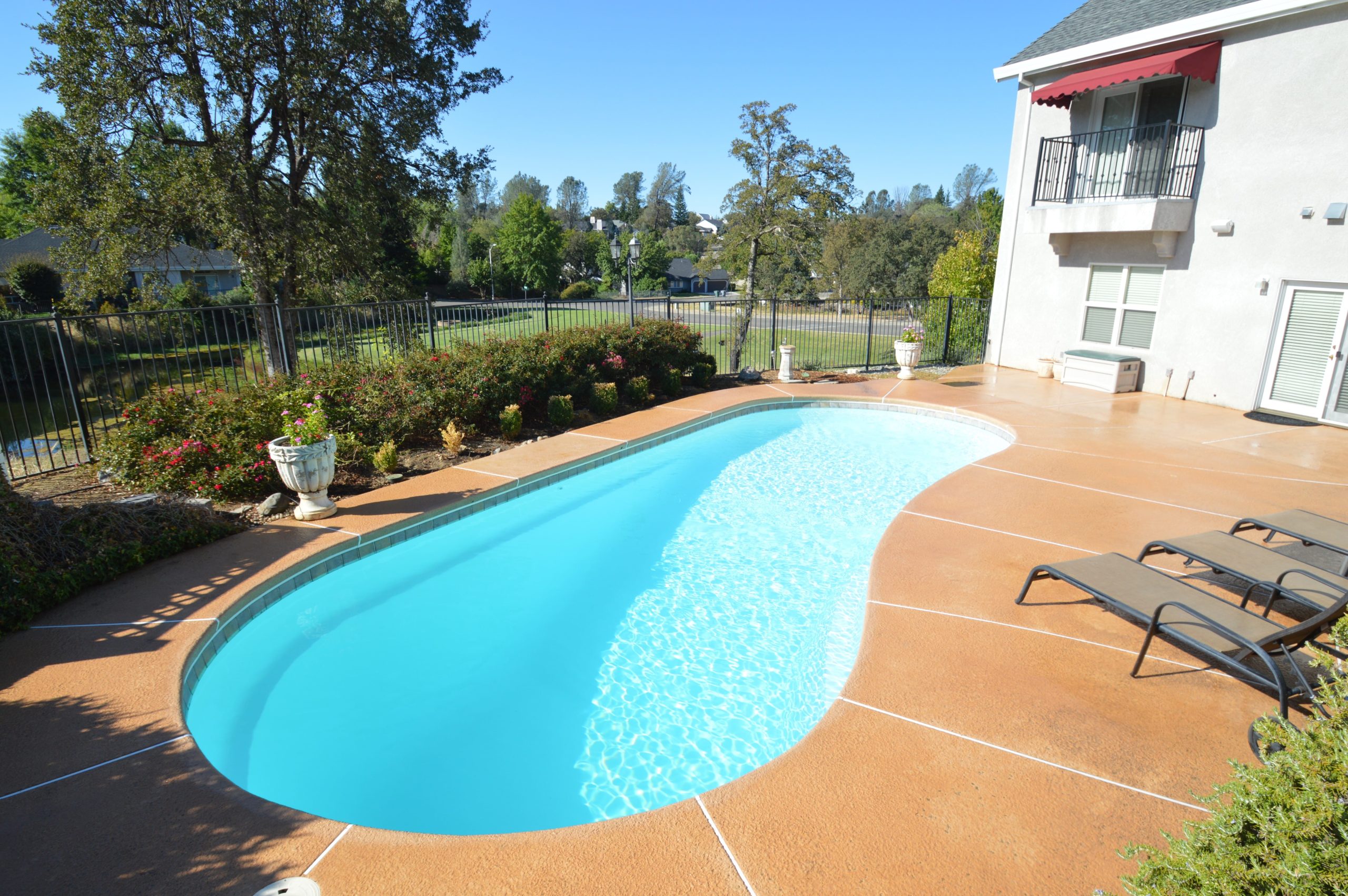 kidney shaped fiberglass pool kidney shaped fiberglass pool