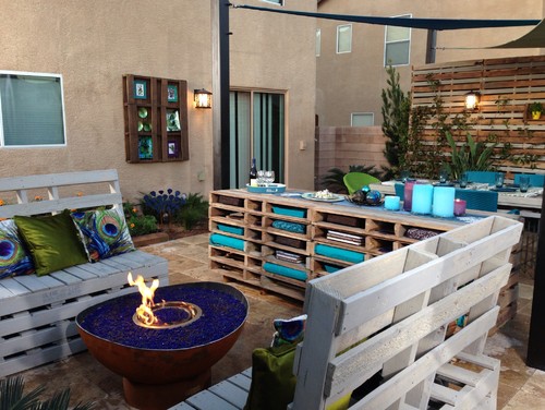 Contemporary landscape idea by Las Vegas Landscape Architects