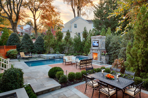 Making your own Backyard Oasis - Swimming pool design ideas