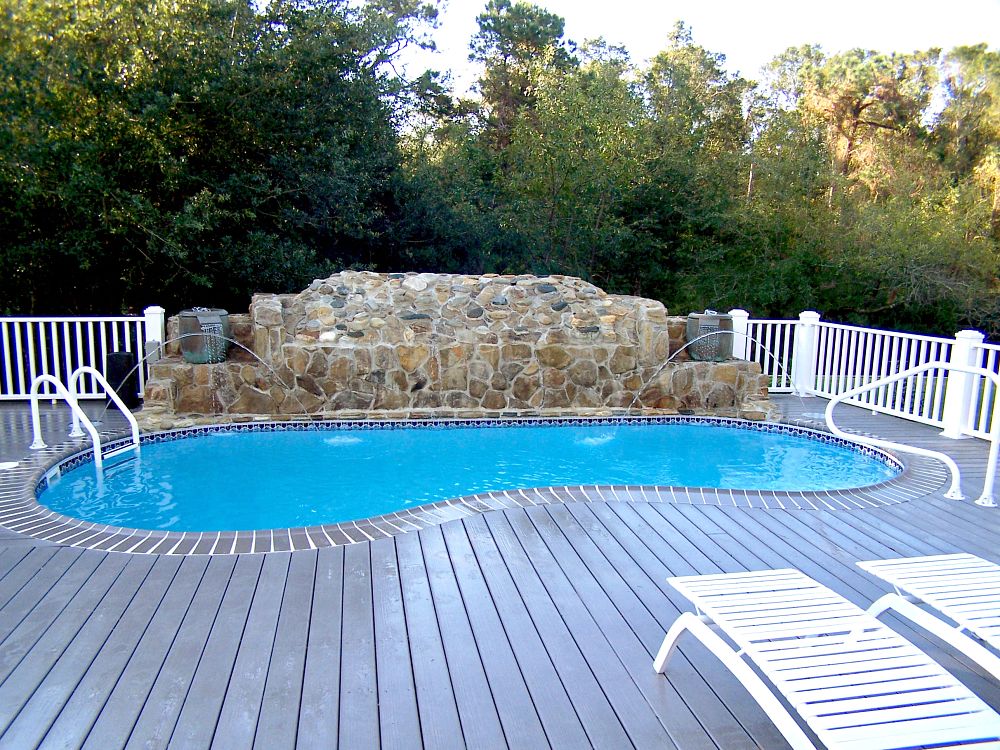 Kidney Shaped Fiberglass Pool - Latham Pool Valencia Model with Wood Decking